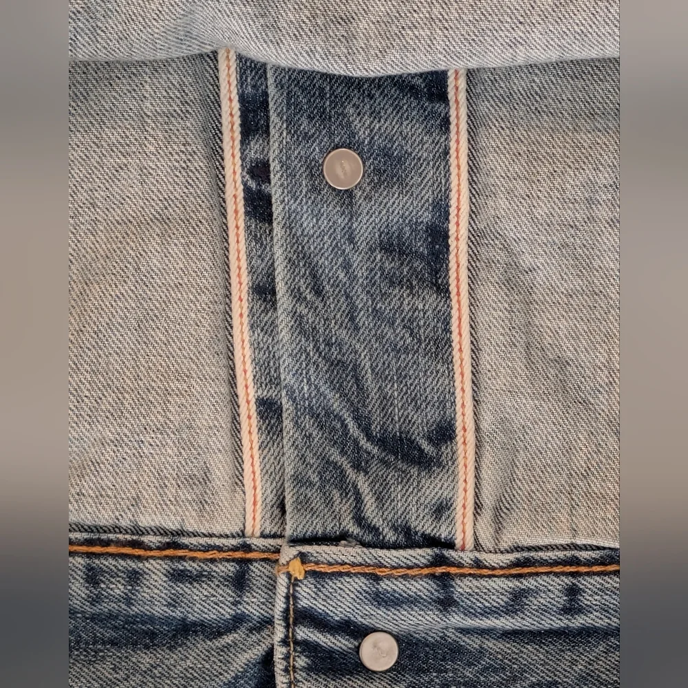 Levi's Washed Blue Denim Trucker Jacket - Picture 12 of 12